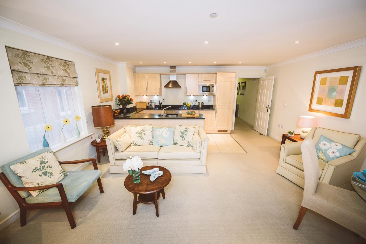 Charming Two Bedroom Apartment With Free Private Parking Лезерхед Экстерьер фото