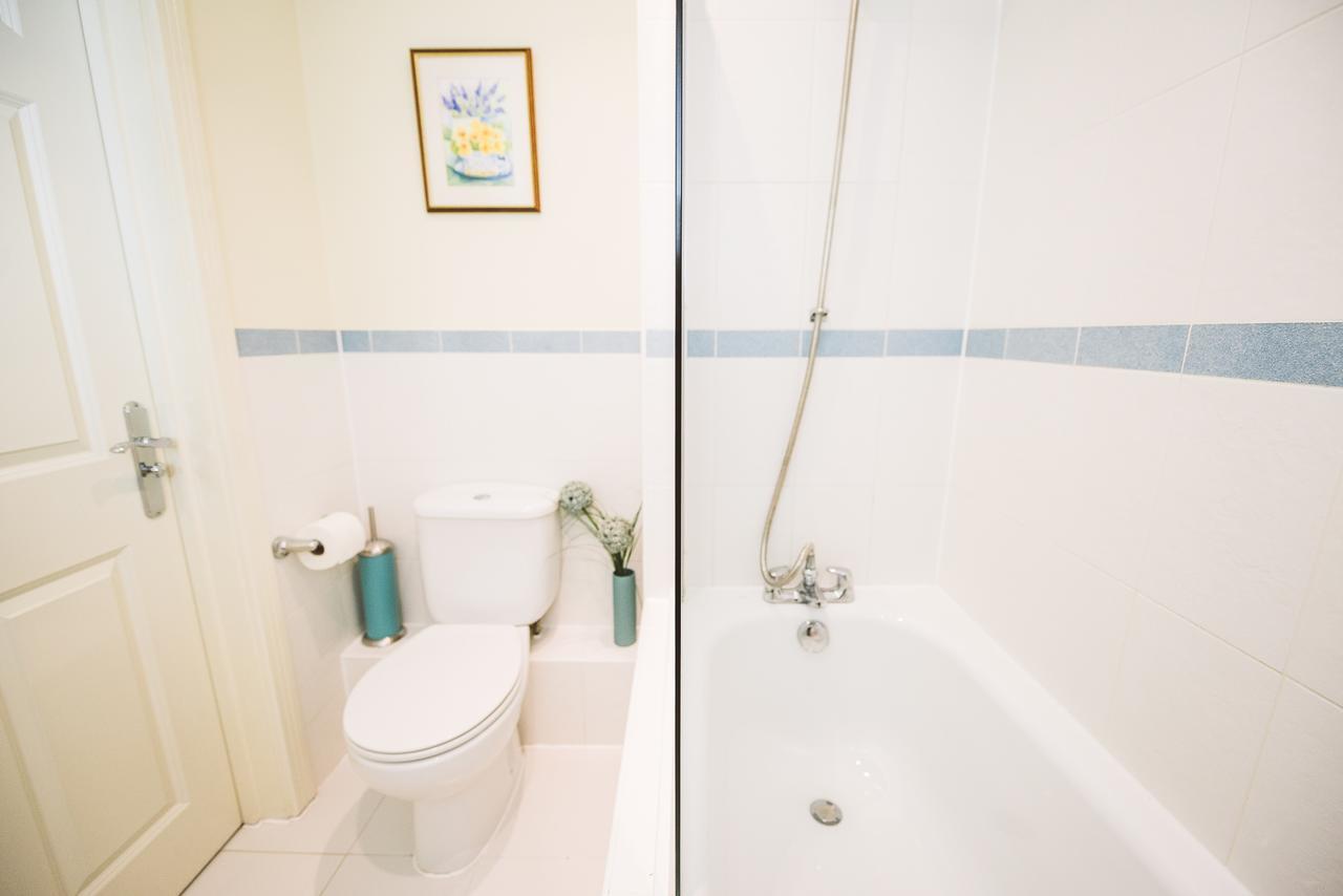 Charming Two Bedroom Apartment With Free Private Parking Лезерхед Экстерьер фото