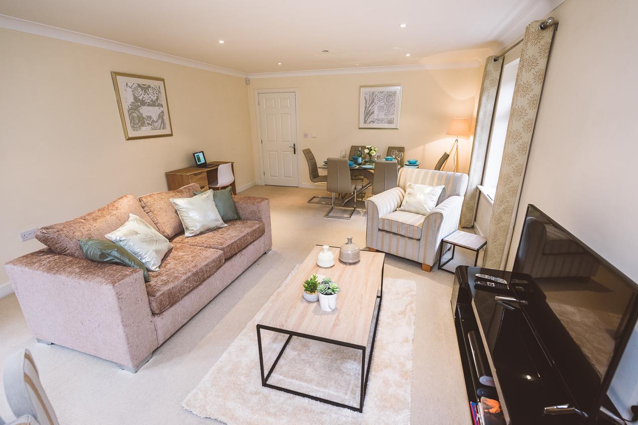 Charming Two Bedroom Apartment With Free Private Parking Лезерхед Экстерьер фото