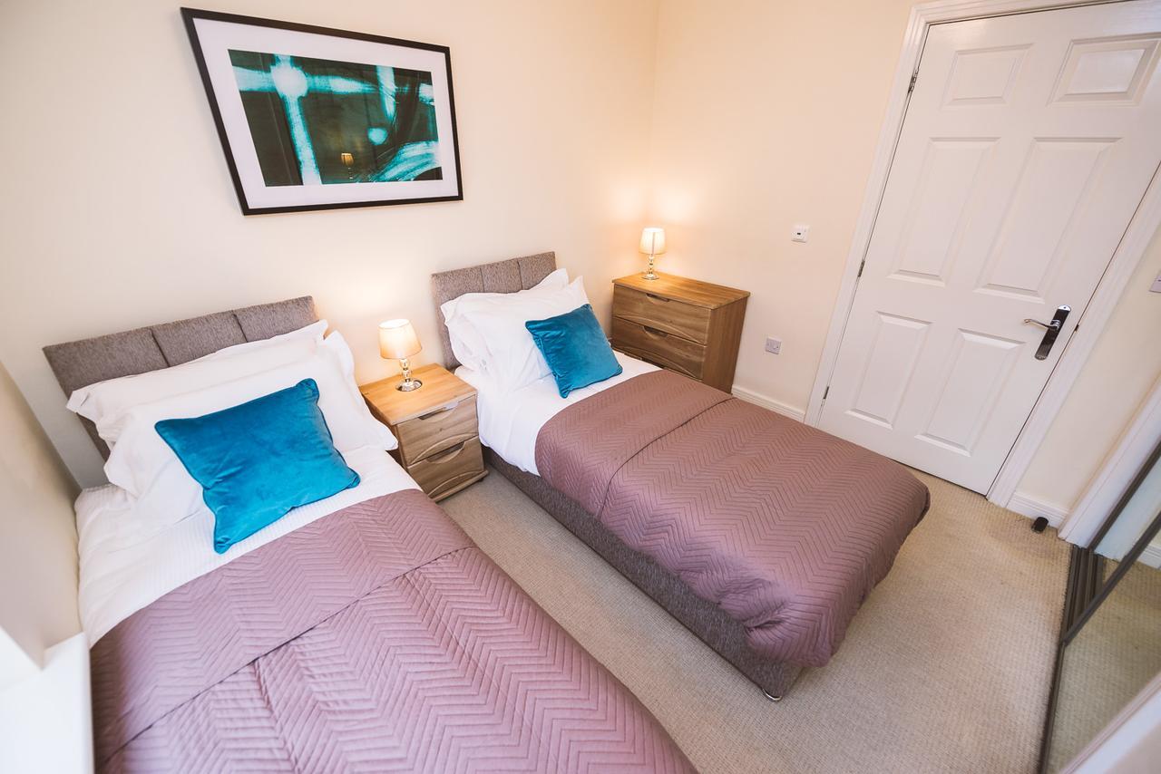 Charming Two Bedroom Apartment With Free Private Parking Лезерхед Экстерьер фото