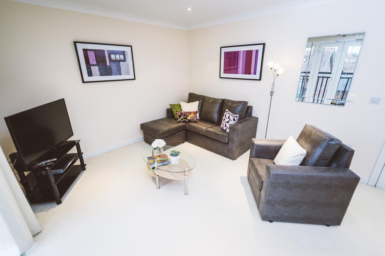 Charming Two Bedroom Apartment With Free Private Parking Лезерхед Экстерьер фото