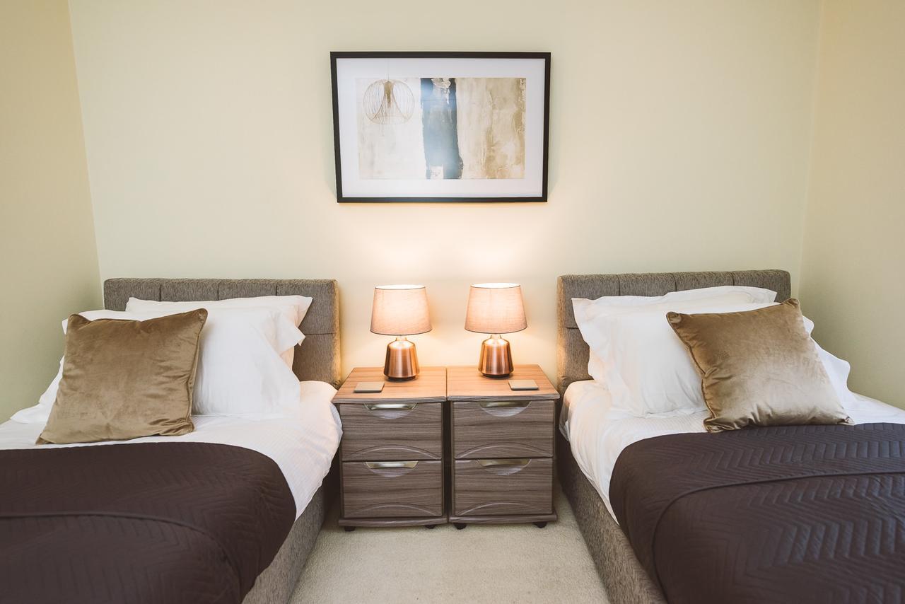 Charming Two Bedroom Apartment With Free Private Parking Лезерхед Экстерьер фото